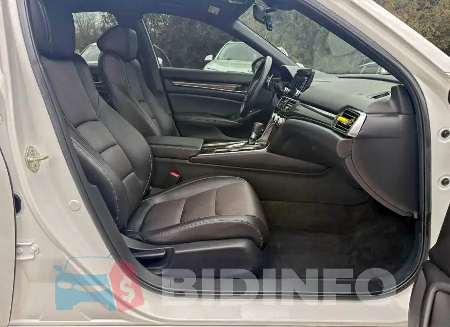 1HGCV1F30KA076841 Photo# 5