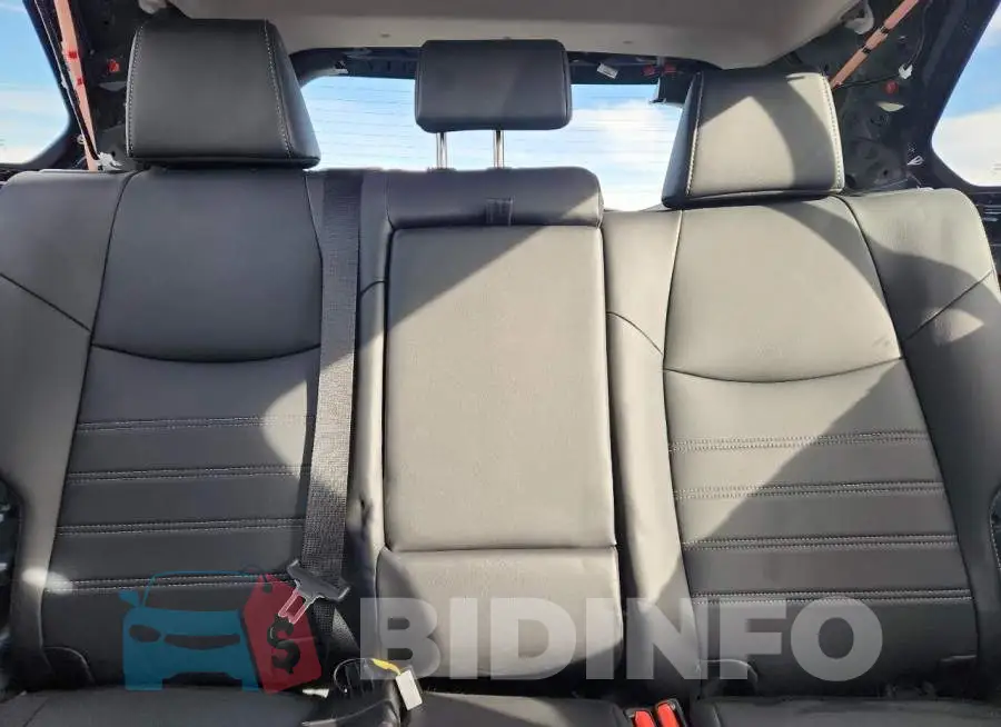 2T3A1RFV6RW488176 Photo# 10