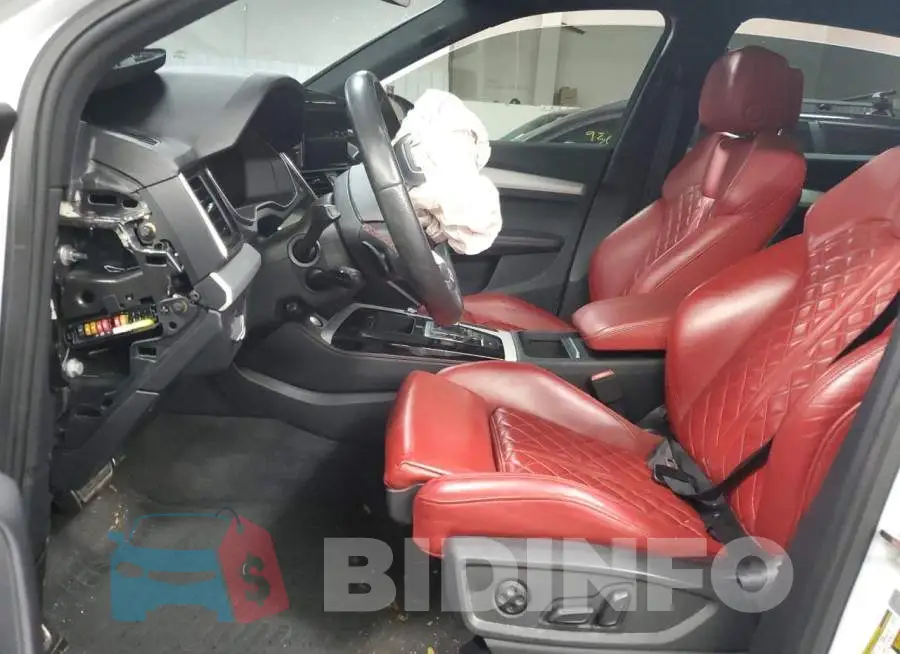 WA1B4AFY1M2095723 Photo# 7