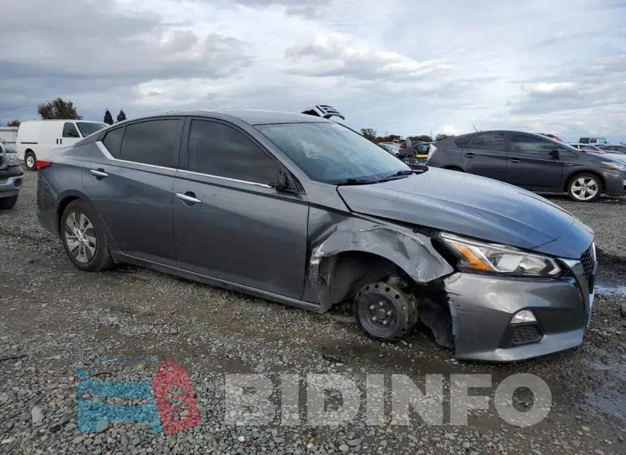 1N4BL4BV7KC180181 Photo# 4