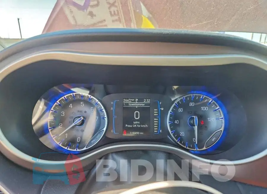2C4RC1CG8HR512152 Photo# 9