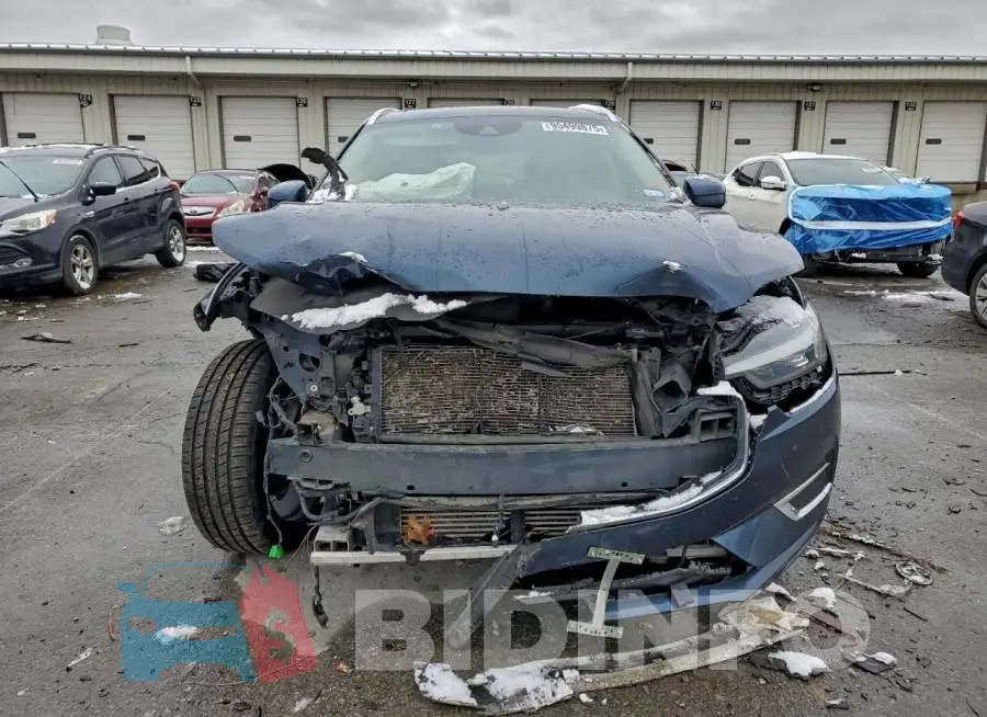 YV4102DL2M1765227 Photo# 5