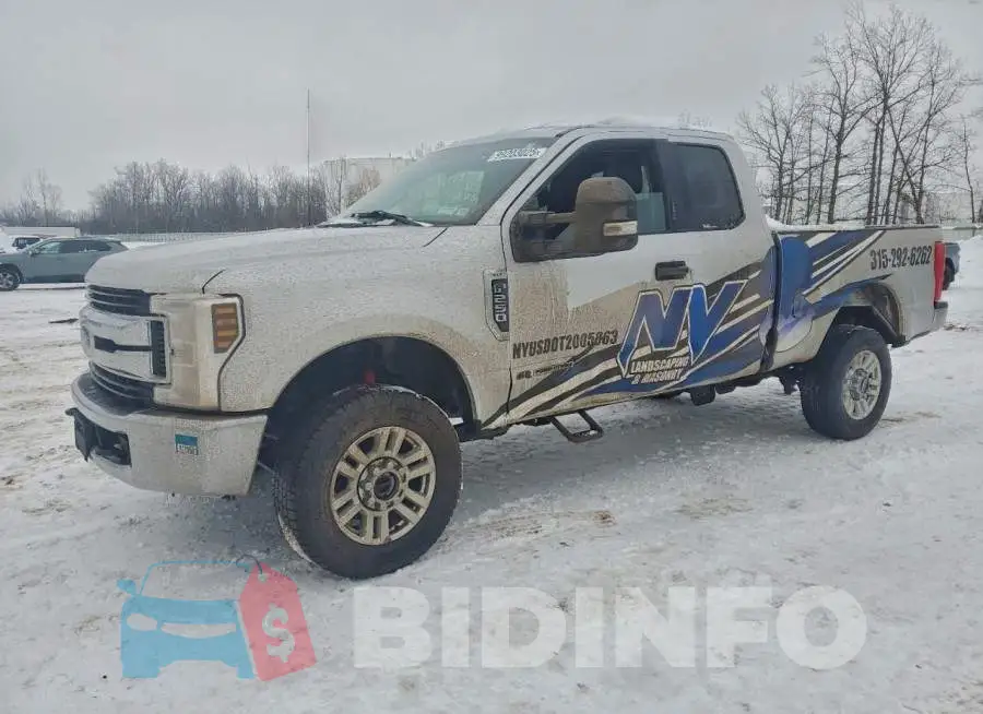 1FT7X2BT5JEB72526 Photo# 1
