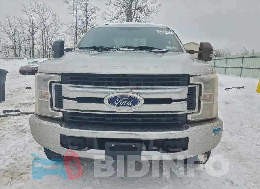 1FT7X2BT5JEB72526 Photo# 5