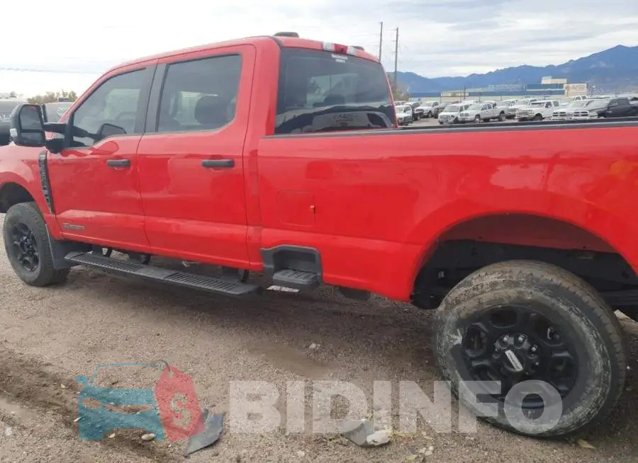 1FT8W2BTXRED00360 Photo# 2