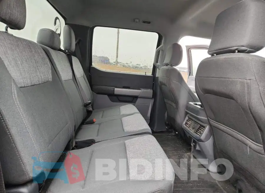 1FT8W3BN1REE55273 Photo# 10