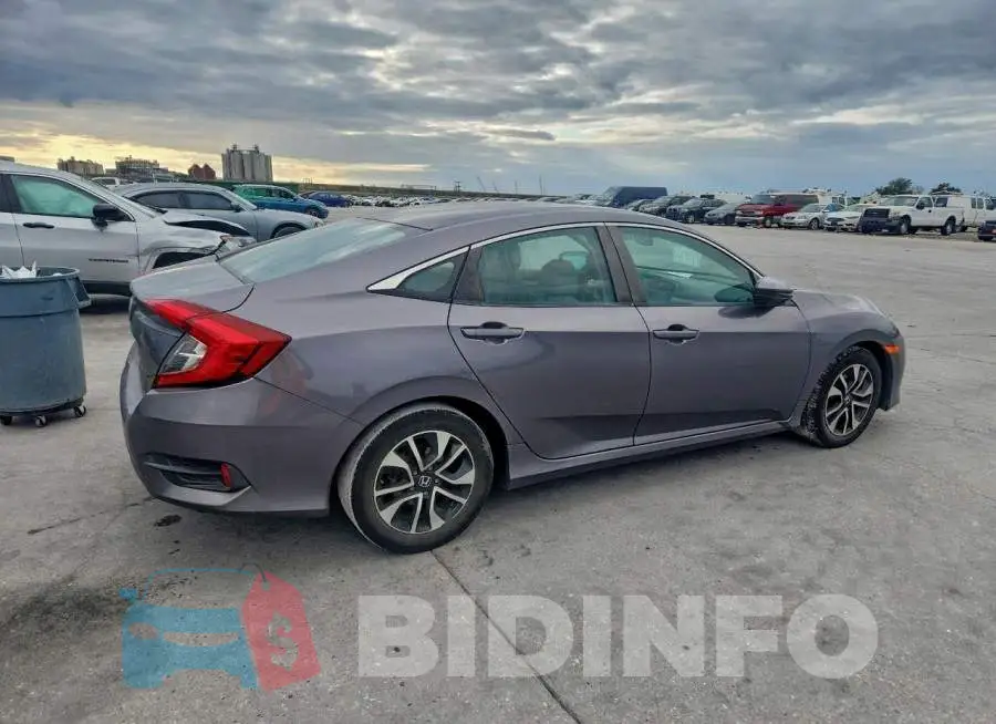 19XFC2F5XHE042582 Photo# 3