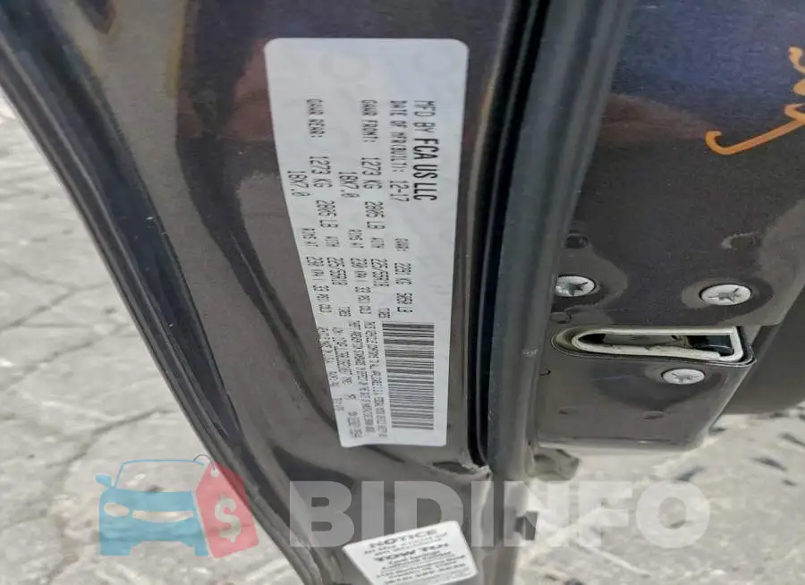 1C4PJLCB8JD621037 Photo# 13