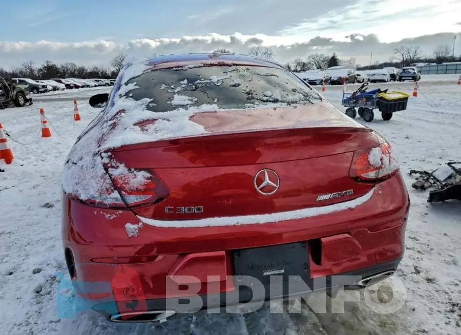 WDDWJ8DB4KF920883 Photo# 6