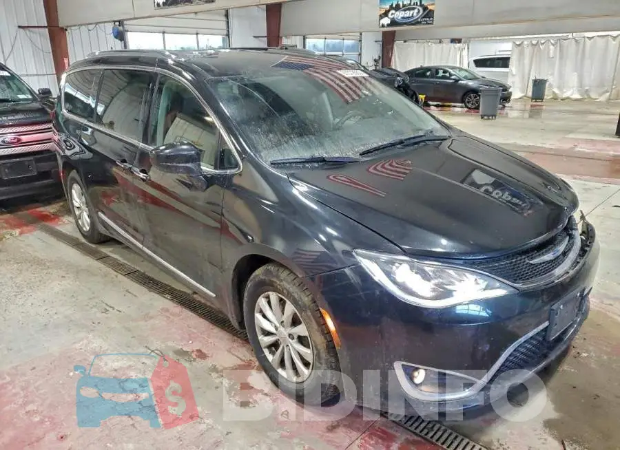 2C4RC1BG1JR274247 Photo# 4