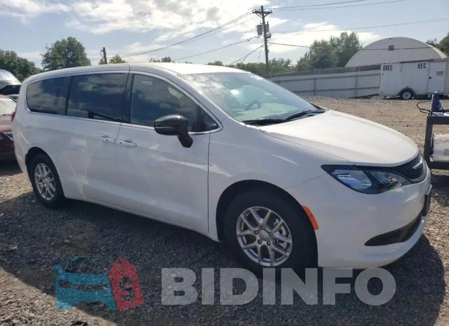2C4RC1CG5SR578231 Photo# 4