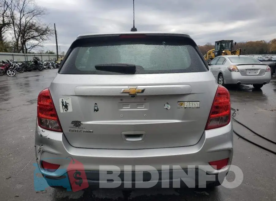 KL7CJNSB5JB719057 Photo# 6