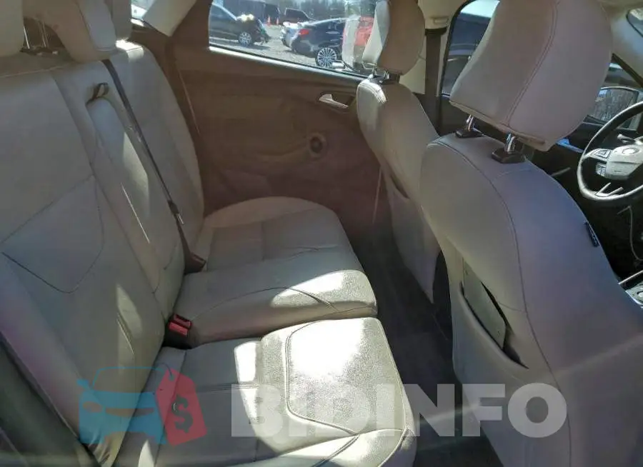 1FADP3N23JL252243 Photo# 10
