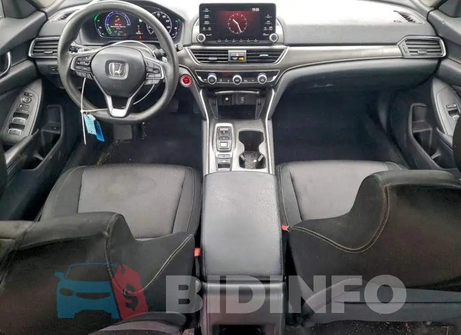 1HGCV3F19JA010877 Photo# 8