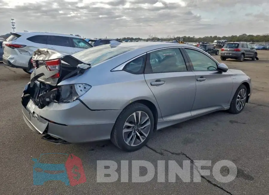 1HGCV3F19JA010877 Photo# 3