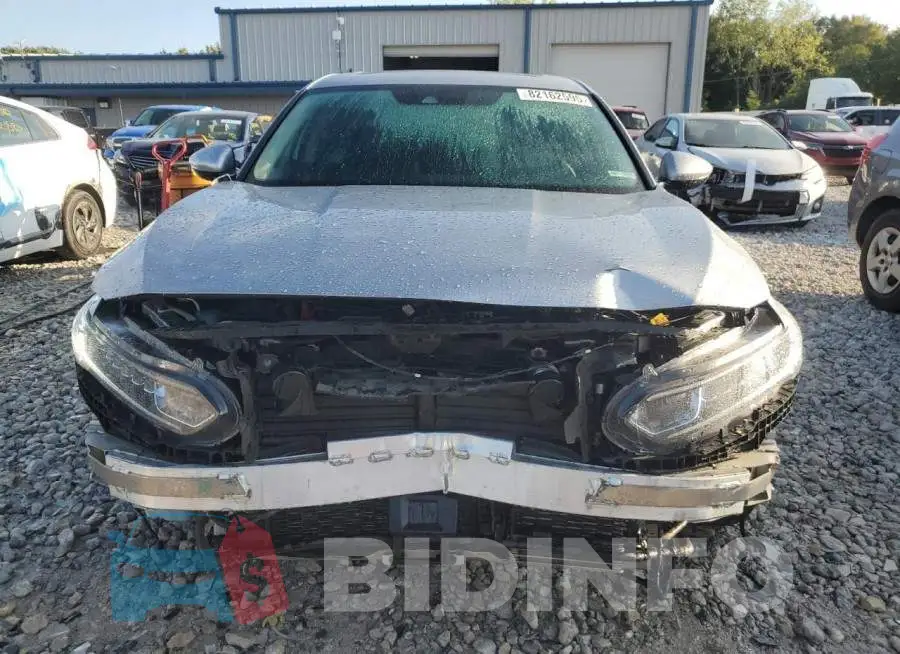 1HGCV3F53JA003877 Photo# 5