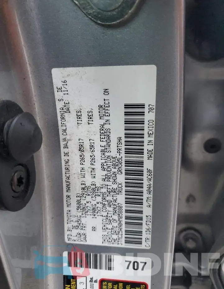 3TMCZ5AN0HM058807 Photo# 12