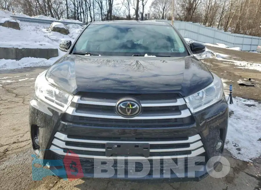 5TDBZRFH8JS821023 Photo# 5