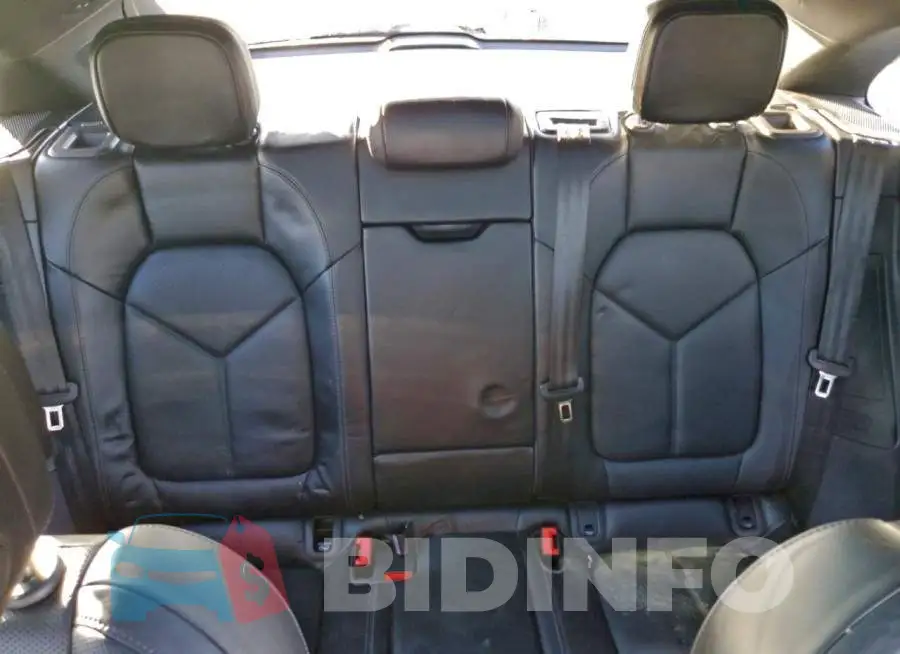 WP1AA2A52JLB25653 Photo# 10