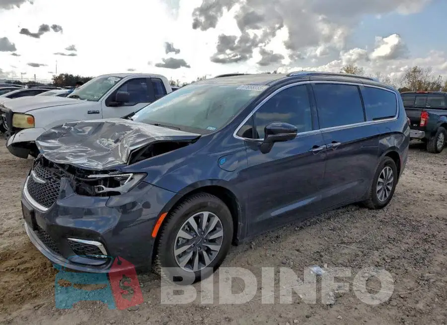 2C4RC1L77MR586088 Photo# 1