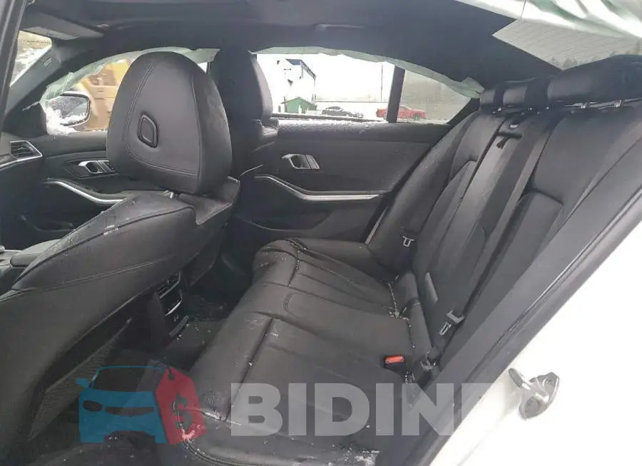 3MW5R7J01M8B55457 Photo# 10