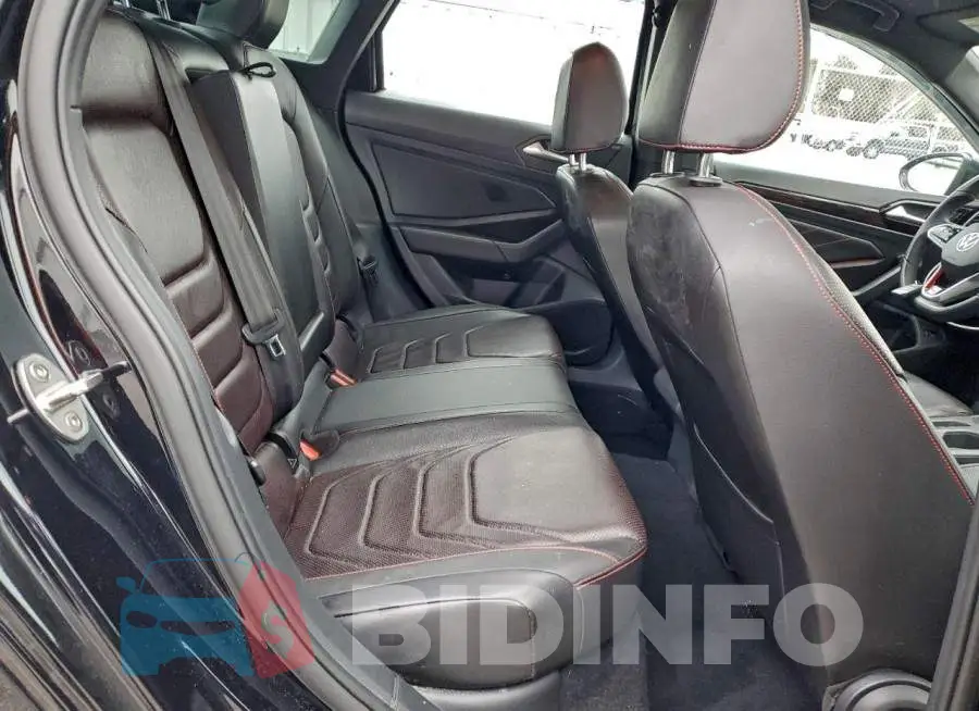 3VW2T7BU5NM020917 Photo# 10