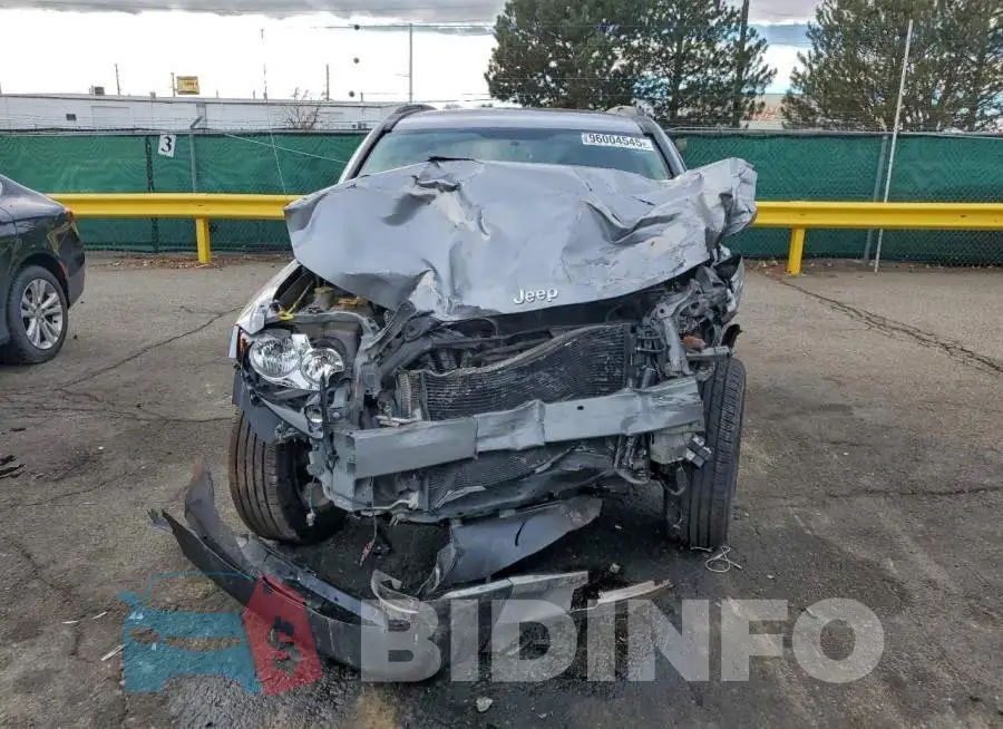 1C4NJDEB6HD154513 Photo# 5