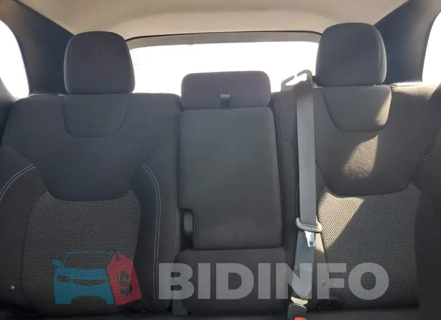 1C4PJLCB8KD411913 Photo# 10