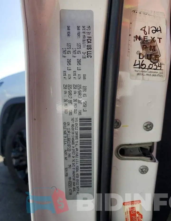 1C4PJLLB6KD187122 Photo# 13
