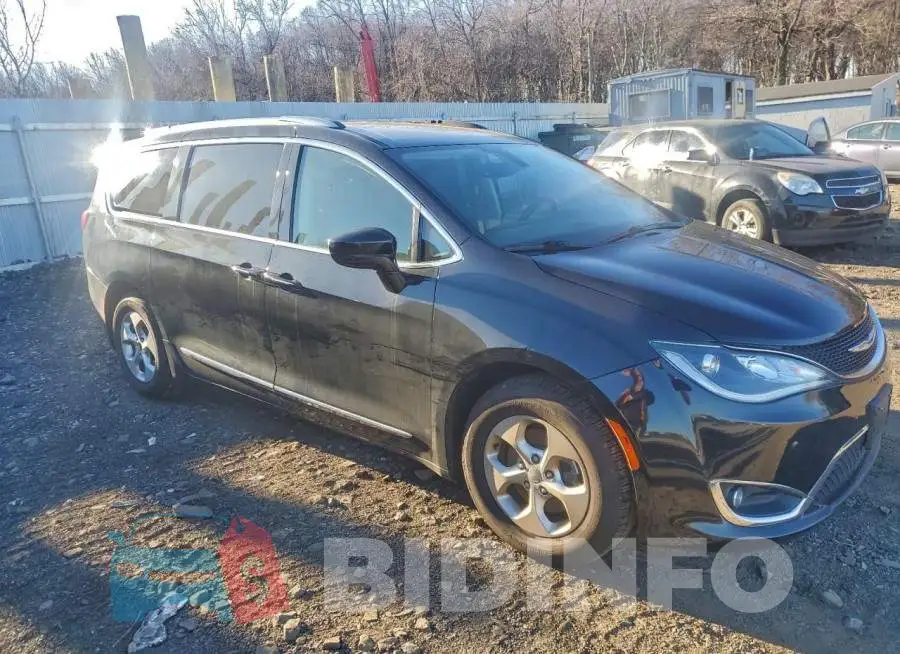 2C4RC1EG1HR634428 Photo# 4