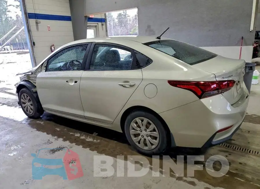 3KPC24A32KE057625 Photo# 2