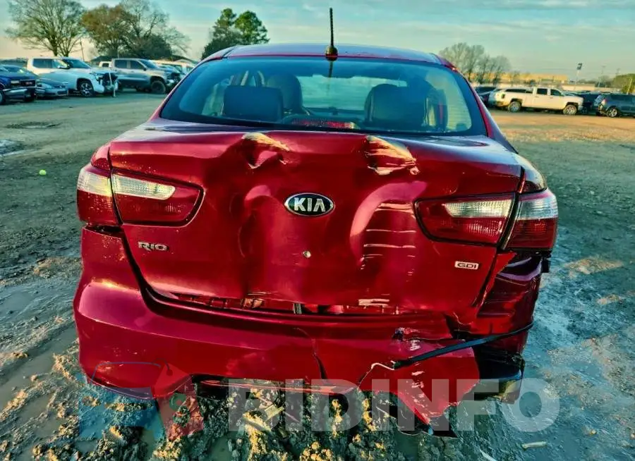 KNADM4A38H6049653 Photo# 6