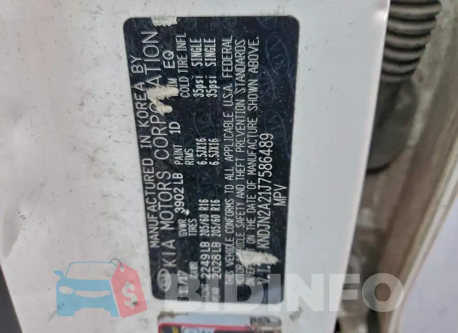 KNDJN2A21J7586489 Photo# 13