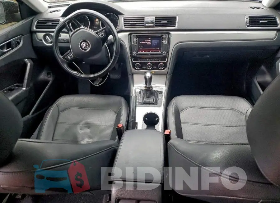 1VWLA7A37KC012852 Photo# 8