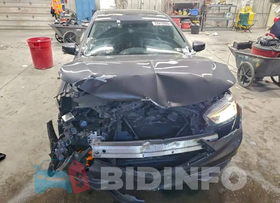 19UUB1F30JA005358 Photo# 5