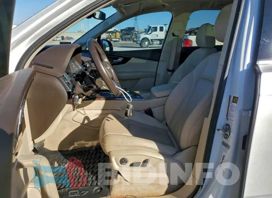 WA1VAAF71JD035888 Photo# 7