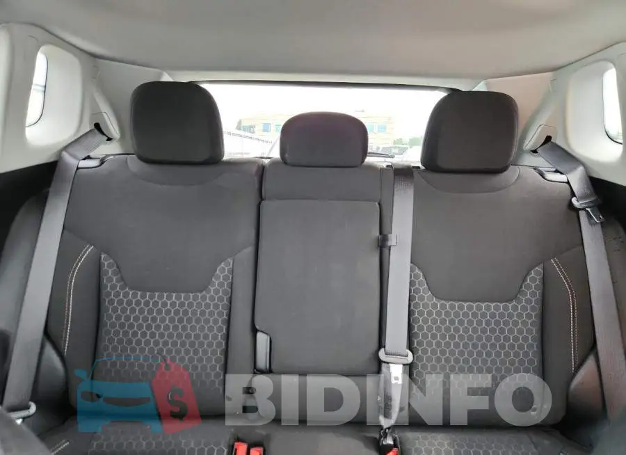 3C4NJDAB4LT223613 Photo# 10