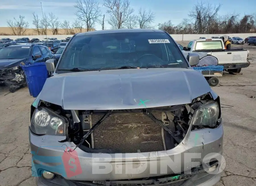 2C4RDGEG7KR640855 Photo# 5