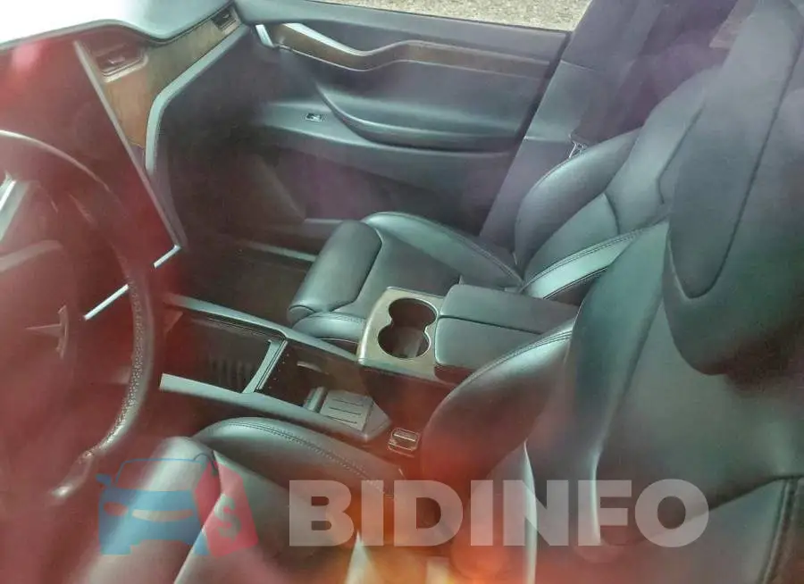 5YJXCBE2XJF142581 Photo# 8