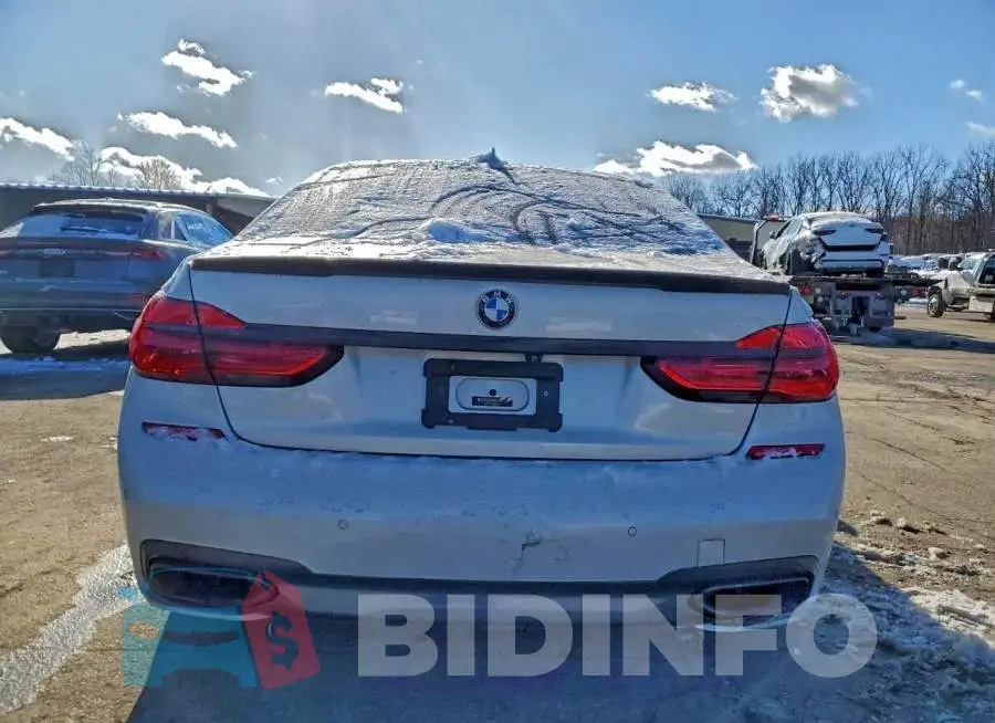 WBA7F2C54HG421736 Photo# 6