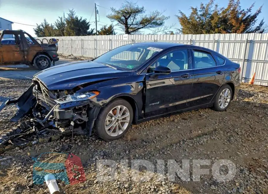 3FA6P0LU4KR126424 Photo# 1