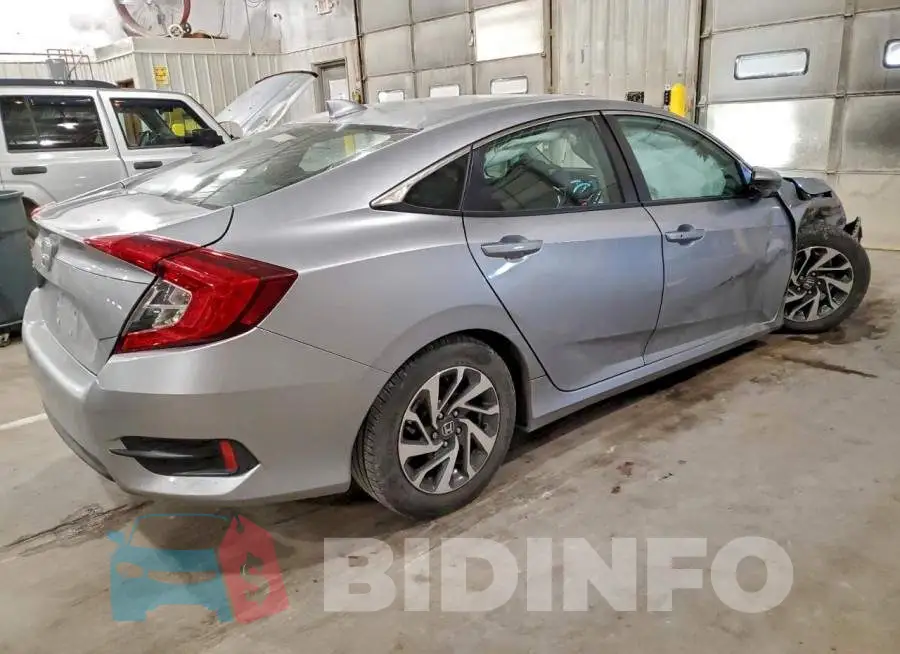 19XFC2F74HE014990 Photo# 3