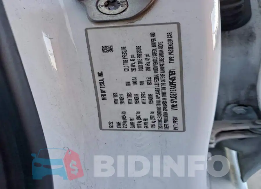 5YJ3E1EAXPF457691 Photo# 12