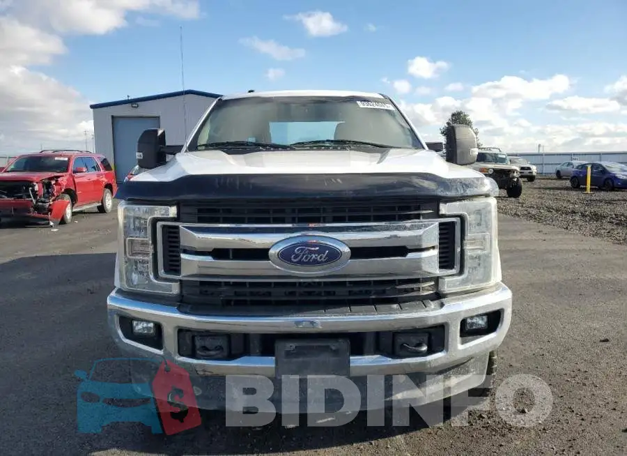 1FT8W3B60HEC71109 Photo# 5