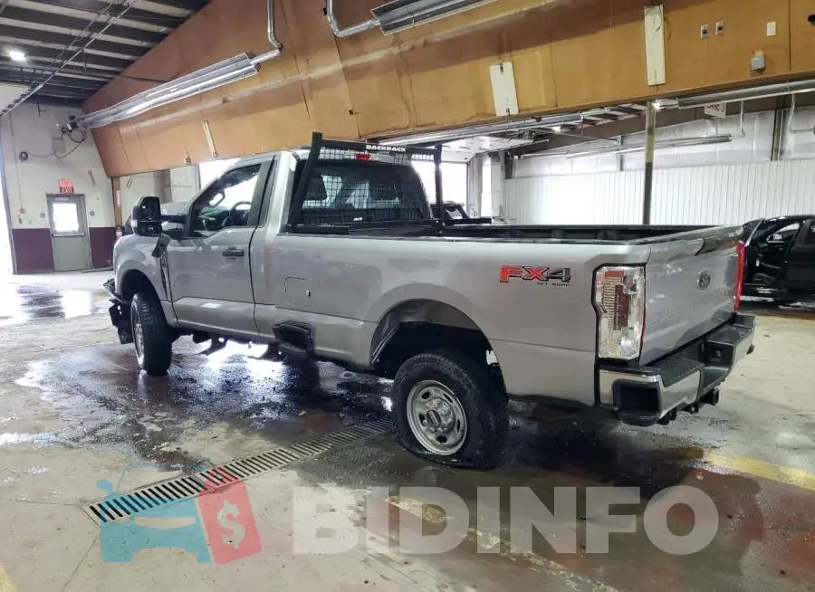 1FTBF2BA1PED40943 Photo# 2