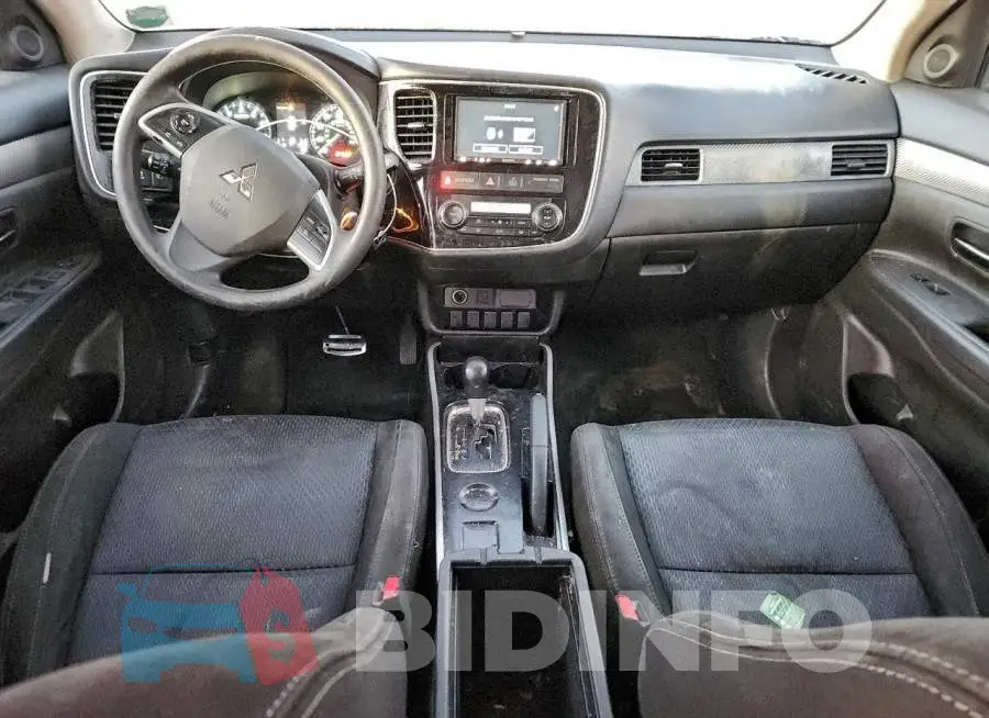 JA4AD2A32JZ007701 Photo# 8