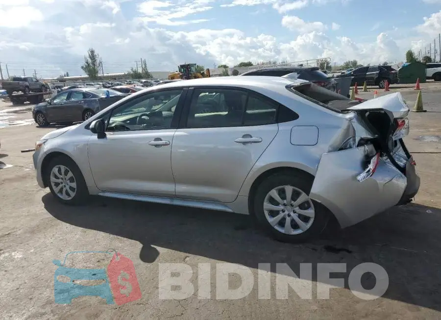JTDBCMFE4S3069754 Photo# 2
