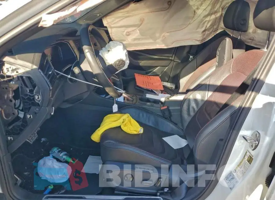 3VW2T7BU9NM001061 Photo# 7