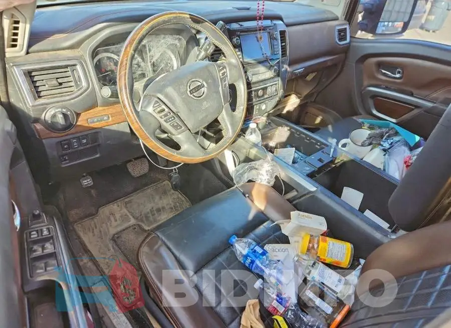 1N6BA1F46HN518387 Photo# 8