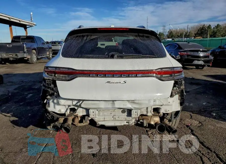 WP1AB2A57KLB30135 Photo# 6